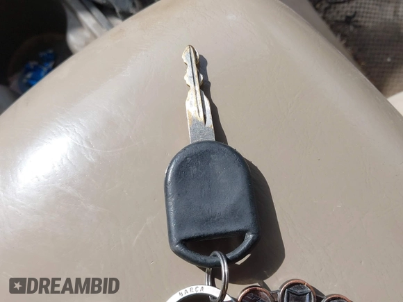 2005 Ford Escape XLT с VIN 1FMCU03165DA08296, выставлен на аукционе IAAI как лот 41677892 с пробегом 255 431 миль миль и . История ставок и продаж доступна на DreamBid. Изображение 11.