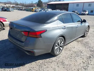 2019 Nissan Altima 2.5 SV with VIN 1N4BL4DV7KC121581, listed as a IAAI auction lot 41695568 with 109,447 mi miles. Bid and sale history available at carsss.com. Image 4.
