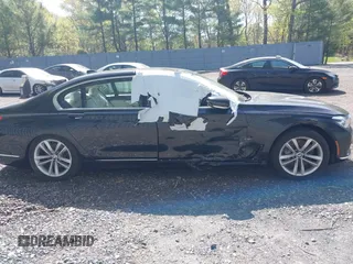 2018 BMW 7 Series ALPINA B7 xDrive with VIN WBA7F2C53JG423869, listed as a IAAI auction lot 41126241 with 70,760 mi miles. Bid and sale history available at carsss.com. Image 13.