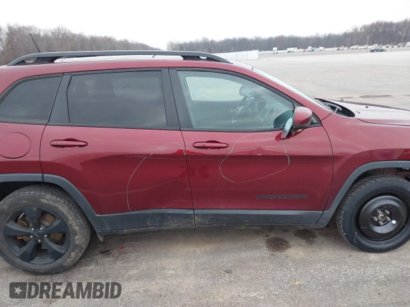 2019 Jeep Cherokee Latitude Plus with VIN 1C4PJMLB1KD319905, listed as a IAAI auction lot 41143311 with 98,694 mi miles. Bid and sale history available at carsss.com. Image 14.
