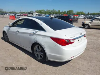 2012 Hyundai Sonata SE z VIN 5NPEC4AC0CH356520, wystawiony jako IAAI lot #42247788 z przebiegiem 186 358 mil mil oraz . Historia ofert i sprzedaży dostępna na DreamBid. Obrazek 3.