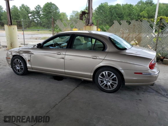 2003 Jaguar S-Type z VIN SAJEA01U53HM58399, wystawiony jako Copart lot #62006044 z przebiegiem 86 841 mil mil oraz Szkoda całkowita • Salvage title. Historia ofert i sprzedaży dostępna na DreamBid. Obrazek 2.