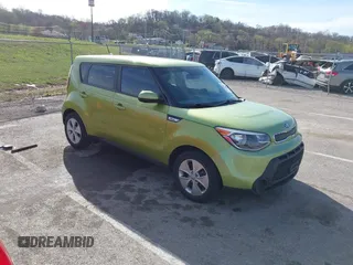 2015 Kia Soul with VIN KNDJN2A26F7765246, listed as a IAAI auction lot 41869048 with 111,657 mi miles. Bid and sale history available at carsss.com. Image 1.