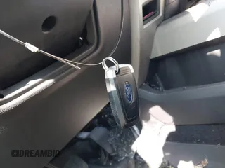 2018 Ford F-150 XL z VIN 1FTFW1E17JFC43352, wystawiony jako IAAI lot #42376594 z przebiegiem Nie podano mil oraz . Historia ofert i sprzedaży dostępna na DreamBid. Obrazek 11.