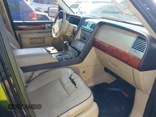 2005 Lincoln Navigator Luxury with VIN 5LMFU27535LJ22782, listed as a IAAI auction lot 41682533 with 244,287 mi miles. Bid and sale history available at carsss.com. Image 5.