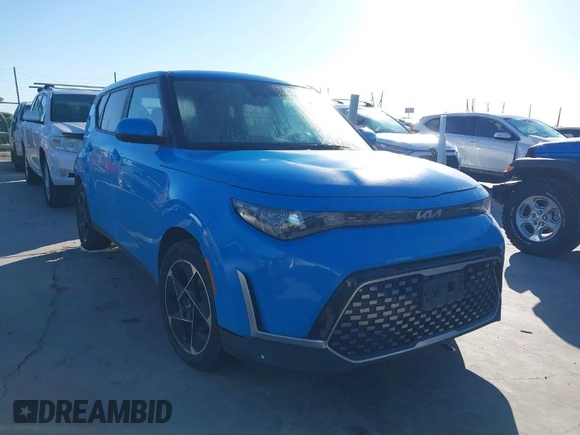 2023 Kia Soul EX with VIN KNDJ33AU2P7194532, listed as a IAAI auction lot 41743205 with 44,268 mi miles. Bid and sale history available at carsss.com. Image 1.