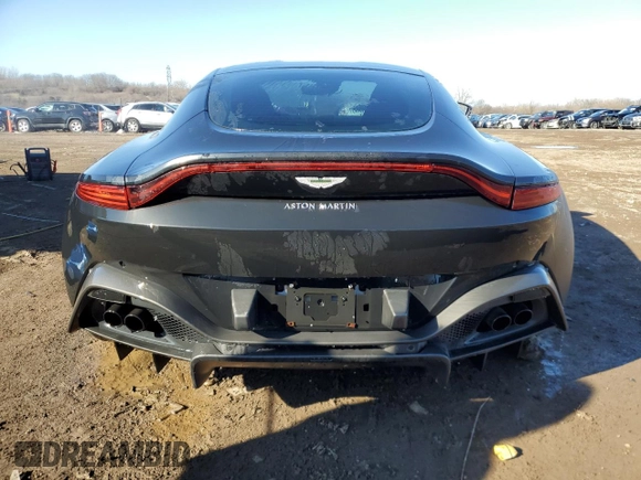 2020 Aston Martin Vantage z VIN SCFSMGAW9LGN03080, wystawiony jako Copart lot #49381775 z przebiegiem 47 187 mil mil oraz Szkody całkowita. Historia ofert i sprzedaży dostępna na DreamBid. Obrazek 6.