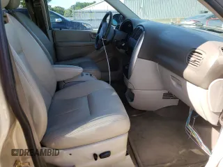 2005 Chrysler Town & Country Touring with VIN 2C4GP54L15R171414, listed as a Copart auction lot 50311912 with 209,689 mi miles and Non Repairable. Bid and sale history available at carsss.com. Image 5.