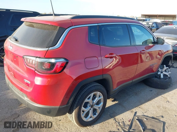 2025 Jeep Compass Latitude с VIN 3C4NJDBN9ST553240, выставлен на аукционе IAAI как лот 41806367 с пробегом 2 508 миль миль и . История ставок и продаж доступна на DreamBid. Изображение 4.