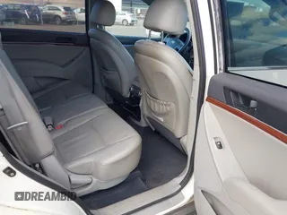 2009 Hyundai Veracruz GLS with VIN KM8NU13C09U079533, listed as a IAAI auction lot 42454292 with 169,828 mi miles and . Bid and sale history available at DreamBid. Image 8.