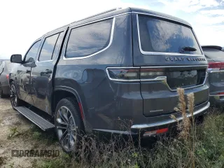 2023 Jeep Grand Wagoneer Series III z VIN 1C4SJVGP5PS512227, wystawiony jako Copart lot #76004214 z przebiegiem Nie podano mil oraz Szkoda całkowita • Salvage title. Historia ofert i sprzedaży dostępna na DreamBid. Obrazek 2.