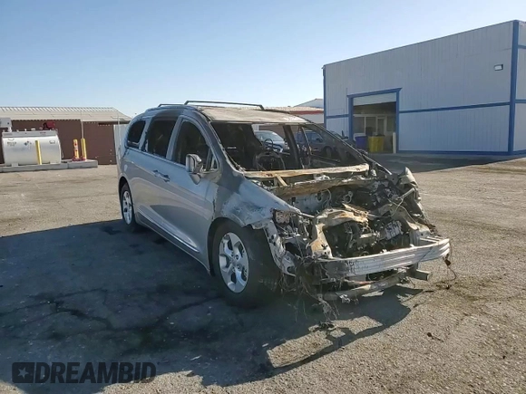 2017 Chrysler Pacifica Touring L Plus z VIN 2C4RC1EG1HR764158, wystawiony jako Copart lot #58271425 z przebiegiem Nie podano mil oraz Nie do naprawy • Non repairable. Historia ofert i sprzedaży dostępna na DreamBid. Obrazek 13.