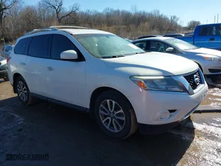 2014 Nissan Pathfinder SV with VIN 5N1AR2MN4EC666811, listed as a IAAI auction lot 41664424 with 178,312 mi miles. Bid and sale history available at carsss.com. Image 1.