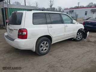 2006 Toyota Highlander w/3rd Row with VIN JTEEP21A560150131, listed as a IAAI auction lot 41843601 with 226,586 mi miles. Bid and sale history available at carsss.com. Image 4.