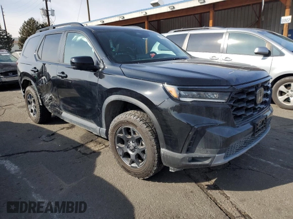 2024 Honda Pilot TrailSport with VIN 5FNYG1H63RB040262, listed as a Copart auction lot 45701645 with 24,872 mi miles and Salvage Title. Bid and sale history available at carsss.com. Image 4.
