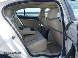 2009 Lincoln MKS z VIN 1LNHM94R59G620735, wystawiony jako IAAI lot #39793140 z przebiegiem 147 201 mil mil oraz . Historia ofert i sprzedaży dostępna na DreamBid. Obrazek 8.