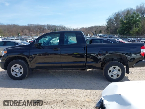 2017 Toyota Tundra SR с VIN 5TFUM5F13HX070078, выставлен на аукционе IAAI как лот 42050673 с пробегом 71 522 миль миль и . История ставок и продаж доступна на DreamBid. Изображение 15.