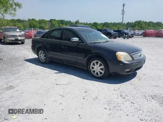 2006 Ford Five Hundred Limited with VIN 1FAFP25106G105436, listed as a IAAI auction lot 42039250 with 238,072 mi miles. Bid and sale history available at carsss.com. Image 1.