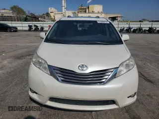 2017 Toyota Sienna XLE Auto Access Seat with VIN 5TDYZ3DCXHS826362, listed as a Copart auction lot 51980615 with 242,830 mi miles and Salvage Title. Bid and sale history available at carsss.com. Image 5.