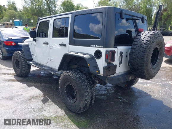 2017 Jeep Wrangler Unlimited Sahara z VIN 1C4BJWEG5HL731242, wystawiony jako IAAI lot #41891017 z przebiegiem 97 097 mil mil oraz . Historia ofert i sprzedaży dostępna na DreamBid. Obrazek 3.