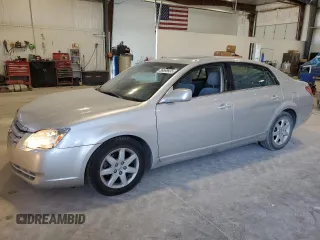 2007 Toyota Avalon XL z VIN 4T1BK36B37U250361, wystawiony jako Copart lot #56699935 z przebiegiem 92 942 mil mil oraz Szkoda całkowita • Salvage title. Historia ofert i sprzedaży dostępna na DreamBid. Obrazek 1.