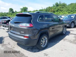 2019 Jeep Cherokee Latitude Plus z VIN 1C4PJLLB5KD184826, wystawiony jako IAAI lot #42321549 z przebiegiem 211 830 mil mil oraz . Historia ofert i sprzedaży dostępna na DreamBid. Obrazek 4.