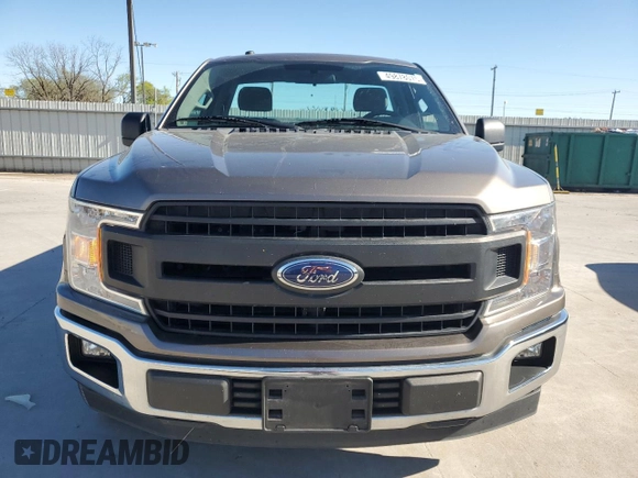 2018 Ford F-150 XL z VIN 1FTMF1CB7JFA35510, wystawiony jako Copart lot #49878075 z przebiegiem 95 358 mil mil oraz Czysty tytuł • Clean title. Historia ofert i sprzedaży dostępna na DreamBid. Obrazek 5.
