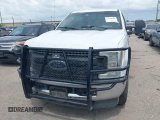 2018 Ford F-250 XL z VIN 1FT7W2B60JEC59800, wystawiony jako IAAI lot #42458664 z przebiegiem 198 245 mil mil oraz . Historia ofert i sprzedaży dostępna na DreamBid. Obrazek 6.