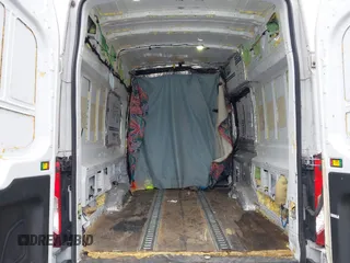2017 Ford Transit z VIN 1FTYR3XM1HKA71226, wystawiony jako IAAI lot #41067318 z przebiegiem 469 620 mil mil oraz . Historia ofert i sprzedaży dostępna na DreamBid. Obrazek 8.
