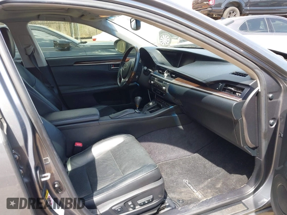 2013 Lexus ES 4dr Sdn with VIN JTHBK1GG4D2028601, listed as a IAAI auction lot 41922786 with 149,007 mi miles. Bid and sale history available at carsss.com. Image 5.