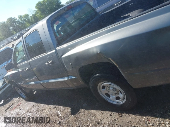 2006 Dodge Dakota ST z VIN 1D7HE28K76S560008, wystawiony jako IAAI lot #42176260 z przebiegiem 199 518 mil mil oraz . Historia ofert i sprzedaży dostępna na DreamBid. Obrazek 15.