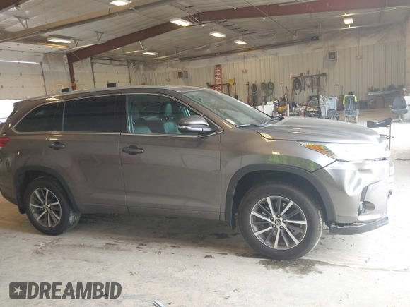 2018 Toyota Highlander SE с VIN 5TDJZRFHXJS904447, выставлен на аукционе IAAI как лот 42461685 с пробегом 89 056 миль миль и . История ставок и продаж доступна на DreamBid. Изображение 13.