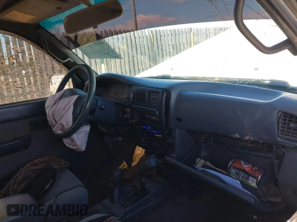 1996 Toyota Tacoma with VIN 4TAWN72N8TZ143884, listed as a IAAI auction lot 41679794 with 88,676 mi miles and . Bid and sale history available at DreamBid. Image 5.