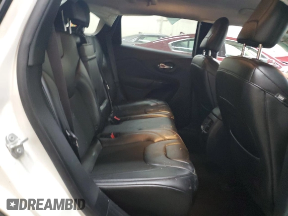 2019 Jeep Cherokee Altitude с VIN 1C4PJMLX6KD301833, выставлен на аукционе Copart как лот 58060415 с пробегом 78 328 миль миль и Списание • Salvage title. История ставок и продаж доступна на DreamBid. Изображение 10.
