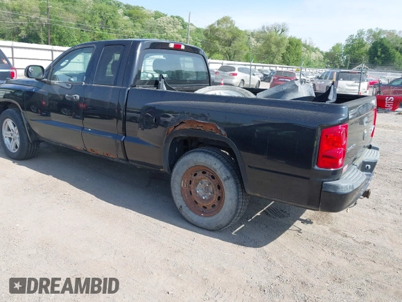 2008 Dodge Dakota с VIN 1D7HW32K88S592237, выставлен на аукционе IAAI как лот 42279584 с пробегом 110 610 миль миль и . История ставок и продаж доступна на DreamBid. Изображение 3.