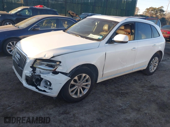 2014 Audi Q5 Premium Plus with VIN WA1LFAFP7EA106060, listed as a IAAI auction lot 41444016 with 106,183 mi miles. Bid and sale history available at carsss.com. Image 17.