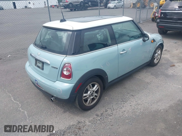 2012 MINI Hardtop with VIN WMWSU3C53CT186381, listed as a IAAI auction lot 42713573 with 134,408 mi miles and . Bid and sale history available at DreamBid. Image 4.