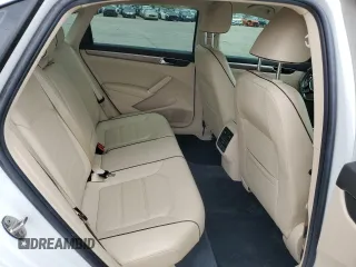 2018 Volkswagen Passat SE z VIN 1VWBA7A32JC021694, wystawiony jako Copart lot #57619625 z przebiegiem 113 172 mil mil oraz Szkoda całkowita • Salvage title. Historia ofert i sprzedaży dostępna na DreamBid. Obrazek 10.