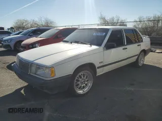 1992 Volvo 900 GLS z VIN YV1JS8832N1085799, wystawiony jako Copart lot #50247355 z przebiegiem 195 527 mil mil oraz Tytuł czysty. Historia ofert i sprzedaży dostępna na DreamBid. Obrazek 1.