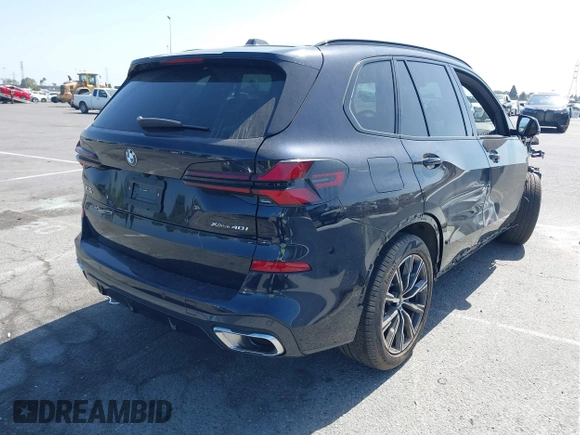2025 BMW X5 xDrive40i z VIN 5UX23EU04S9X08790, wystawiony jako IAAI lot #42261810 z przebiegiem 7 051 mil mil oraz . Historia ofert i sprzedaży dostępna na DreamBid. Obrazek 4.