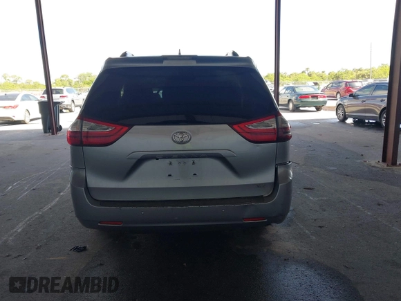 2018 Toyota Sienna XLE Auto Access Seat with VIN 5TDYZ3DC4JS904639, listed as a IAAI auction lot 41905251 with 179,989 mi miles. Bid and sale history available at carsss.com. Image 16.