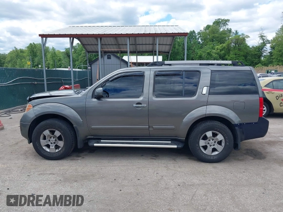 2005 Nissan Pathfinder SE z VIN 5N1AR18W25C701343, wystawiony jako IAAI lot #42209613 z przebiegiem 231 149 mil mil oraz . Historia ofert i sprzedaży dostępna na DreamBid. Obrazek 14.
