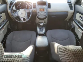 2013 Kia Soul + z VIN KNDJT2A65D7501232, wystawiony jako Copart lot #42300485 z przebiegiem 148 800 mil mil oraz Szkoda całkowita • Salvage title. Historia ofert i sprzedaży dostępna na DreamBid. Obrazek 8.