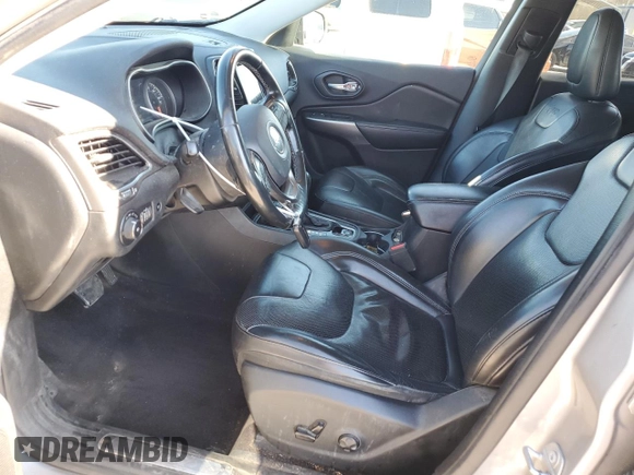 2019 Jeep Cherokee Limited с VIN 1C4PJLDB1KD185048, выставлен на аукционе Copart как лот 87480664 с пробегом 186 938 миль миль и Списание • Salvage title. История ставок и продаж доступна на DreamBid. Изображение 7.