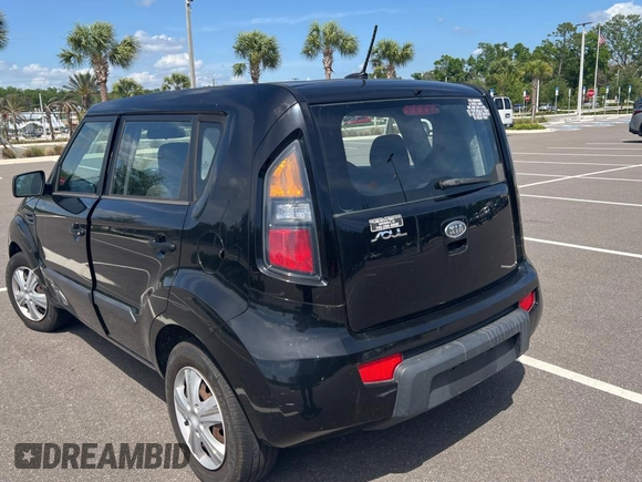 2011 Kia Soul with VIN KNDJT2A10B7230503, listed as a Copart auction lot 51638295 with 124,500 mi miles and Clean Title. Bid and sale history available at carsss.com. Image 3.