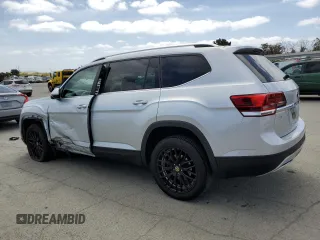 2018 Volkswagen Atlas SE z VIN 1V2LR2CAXJC560772, wystawiony jako Copart lot #53544725 z przebiegiem 70 282 mil mil oraz Szkoda całkowita • Salvage title. Historia ofert i sprzedaży dostępna na DreamBid. Obrazek 2.