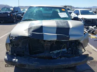 2000 GMC Sonoma SLS z VIN 1GTCS19W5Y8227668, wystawiony jako IAAI lot #41834733 z przebiegiem Nie podano mil oraz . Historia ofert i sprzedaży dostępna na DreamBid. Obrazek 13.