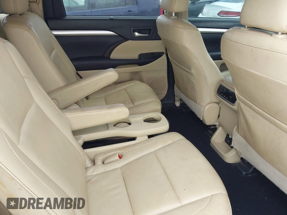 2016 Toyota Highlander XLE z VIN 5TDKKRFH2GS167956, wystawiony jako IAAI lot #42170195 z przebiegiem 142 181 mil mil oraz . Historia ofert i sprzedaży dostępna na DreamBid. Obrazek 8.