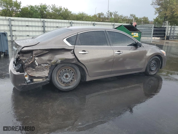 2014 Nissan Altima 2.5 with VIN 1N4AL3AP1EC174132, listed as a Copart auction lot 52153475 with 192,490 mi miles and Salvage Title. Bid and sale history available at carsss.com. Image 3.