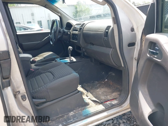 2008 Nissan Frontier SE z VIN 1N6AD06U18C404824, wystawiony jako IAAI lot #42137810 z przebiegiem 203 010 mil mil oraz . Historia ofert i sprzedaży dostępna na DreamBid. Obrazek 5.